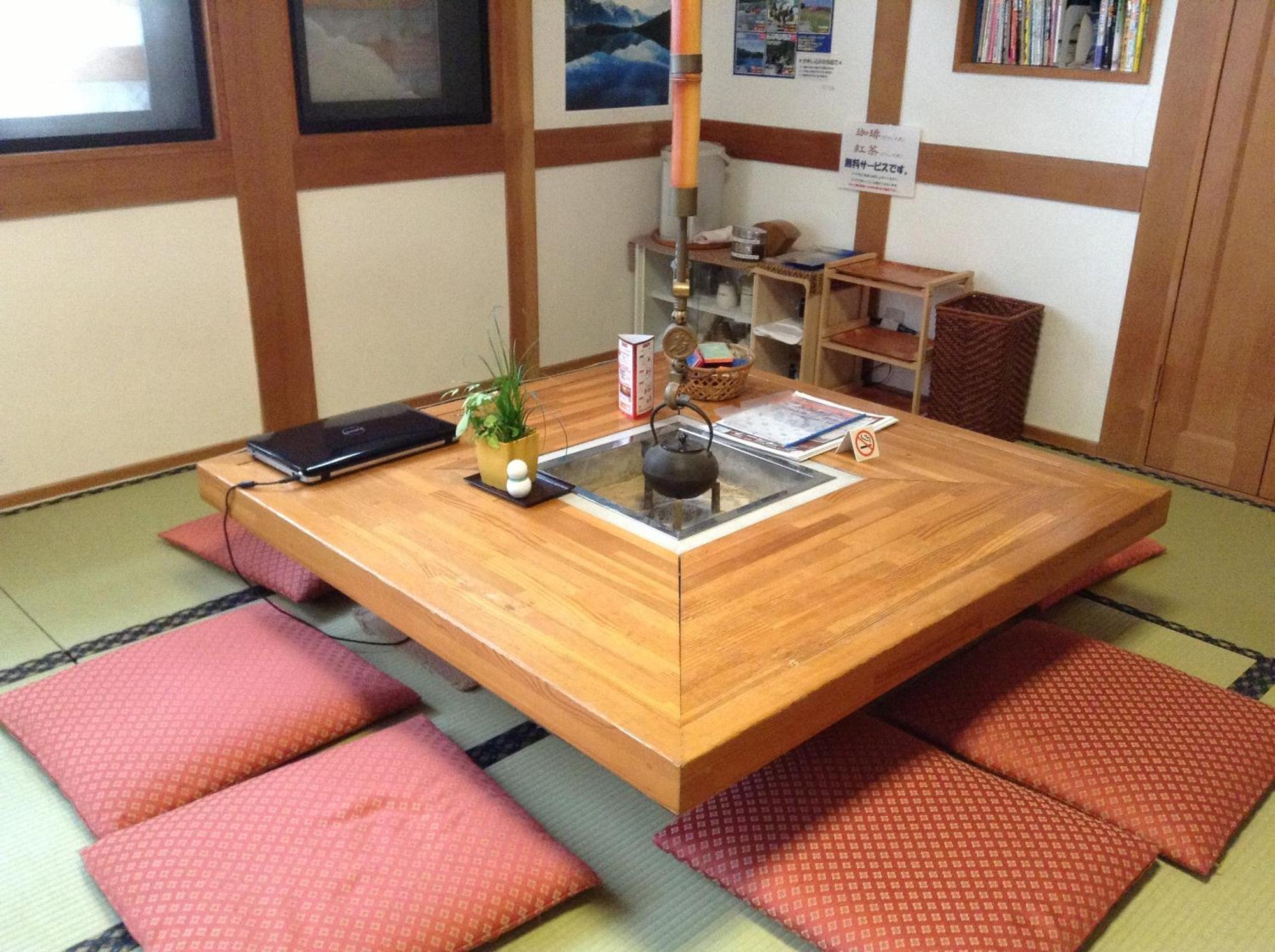 Minamiya 山とねこと遊ぶ宿 みなみ家 Hakuba Luaran gambar